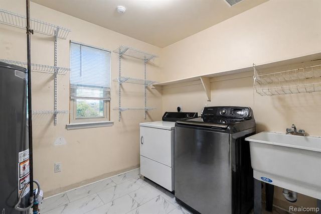42739 Lilley Pointe Drive, Canton, MI 48187
