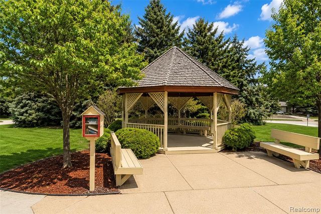 42739 Lilley Pointe Drive, Canton, MI 48187