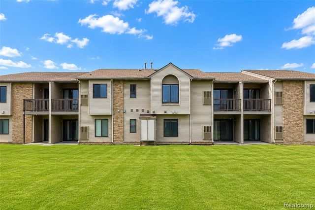 42739 Lilley Pointe Drive, Canton, MI 48187