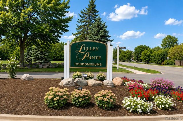 42739 Lilley Pointe Drive, Canton, MI 48187