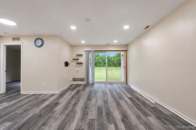 42739 Lilley Pointe Drive, Canton, MI 48187