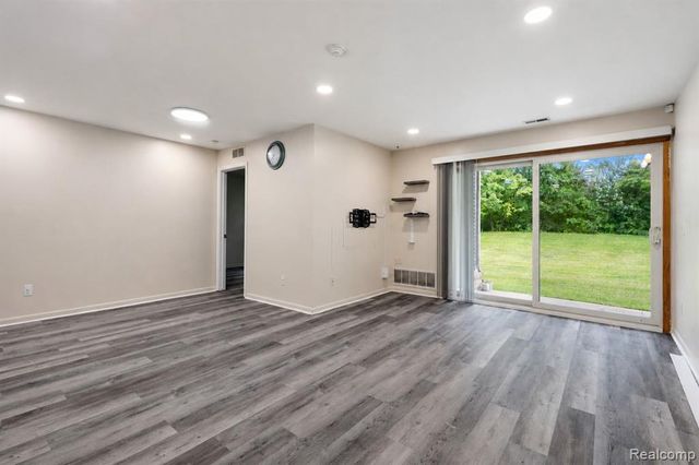 42739 Lilley Pointe Drive, Canton, MI 48187