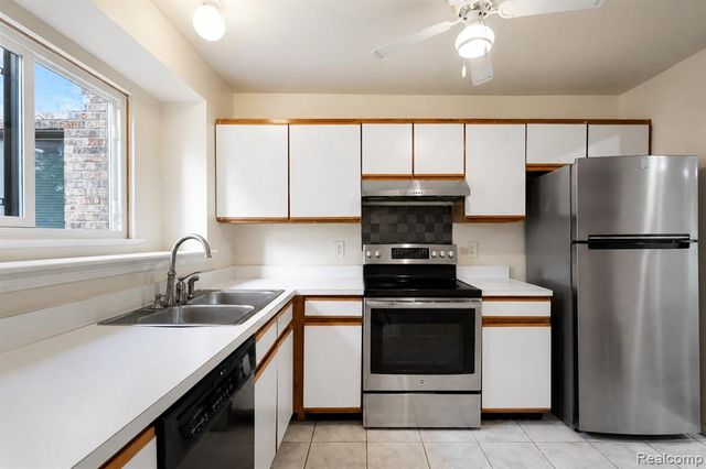 42739 Lilley Pointe Drive, Canton, MI 48187