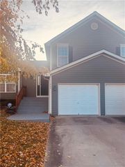 11264 N SUMMIT Street, Kansas City, MO 64155