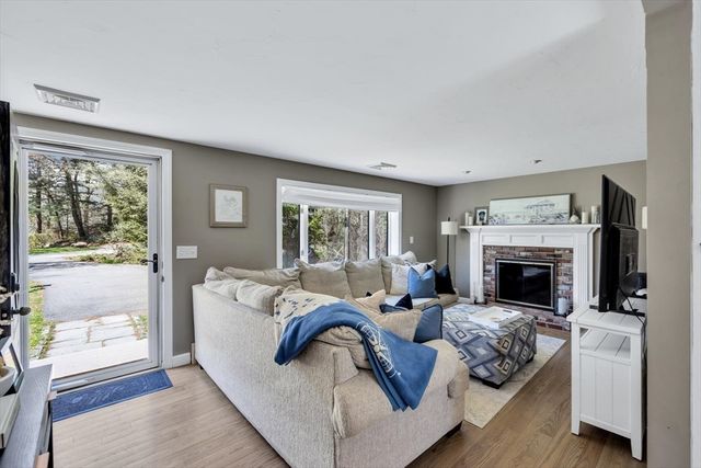 10 Guild Rd, Sandwich, MA 02644