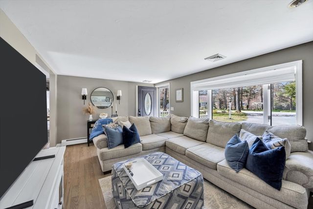 10 Guild Rd, Sandwich, MA 02644