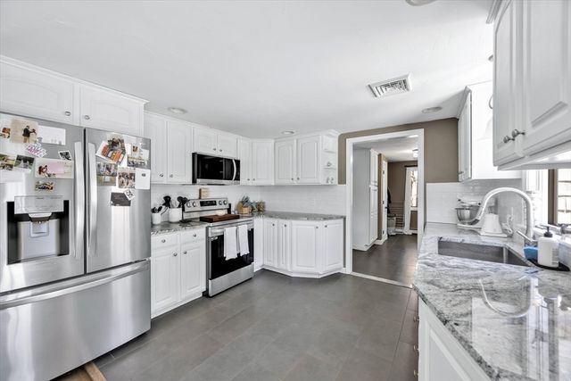 10 Guild Rd, Sandwich, MA 02644