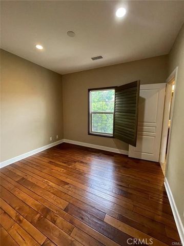 21 Habitat, Irvine, CA 92618