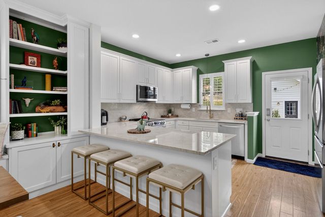404 Forsythia Avenue, Summerville, SC 29483
