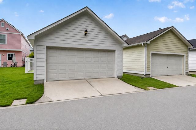 404 Forsythia Avenue, Summerville, SC 29483