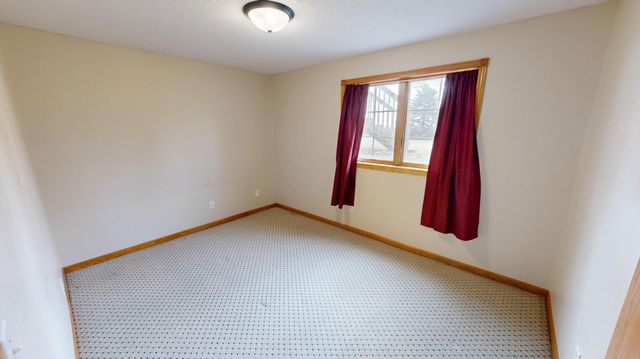 6335 1st Avenue W, Willmar, MN 56201