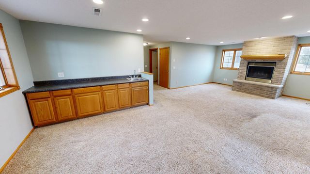 6335 1st Avenue W, Willmar, MN 56201