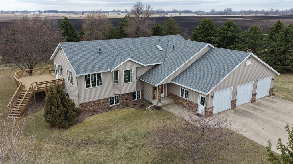 6335 1st Avenue W, Willmar, MN 56201
