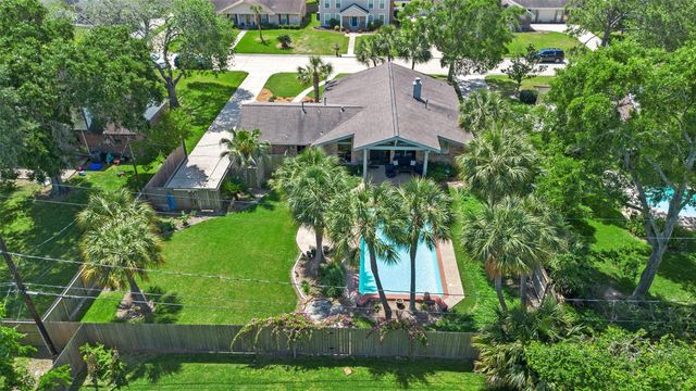 638 Bay Club Drive, Seabrook, TX 77586