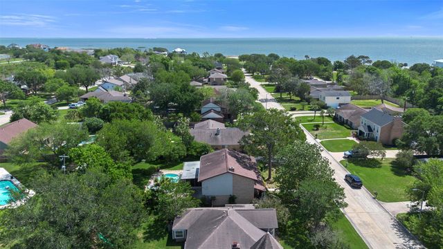 638 Bay Club Drive, Seabrook, TX 77586