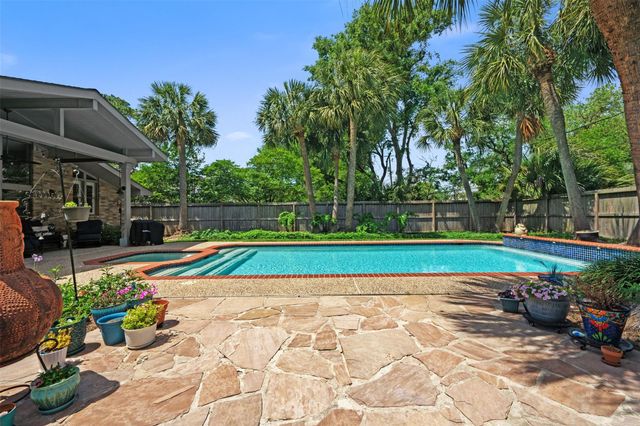 638 Bay Club Drive, Seabrook, TX 77586