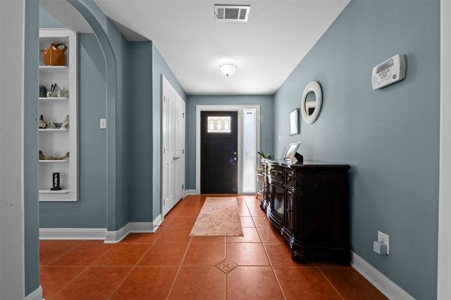 638 Bay Club Drive, Seabrook, TX 77586