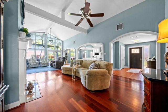 638 Bay Club Drive, Seabrook, TX 77586