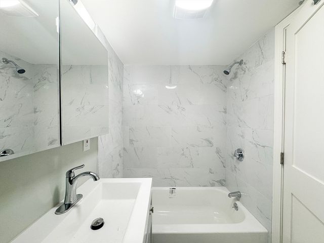 7 Sumner Pl 2, Boston, MA 02128