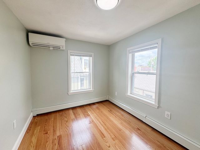 7 Sumner Pl 2, Boston, MA 02128