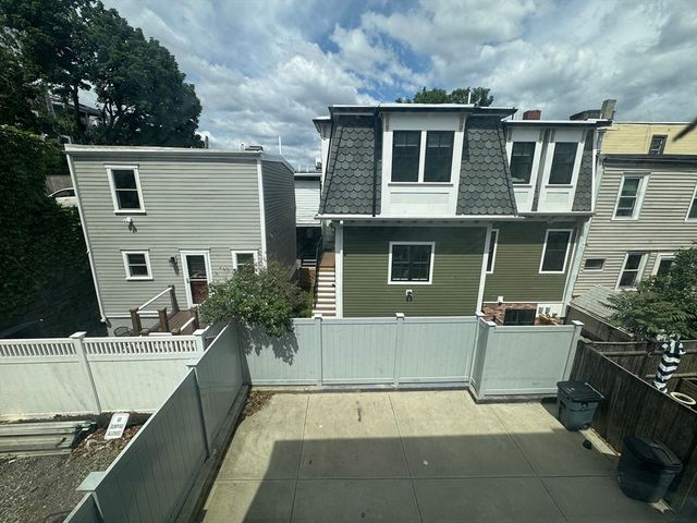 7 Sumner Pl 2, Boston, MA 02128