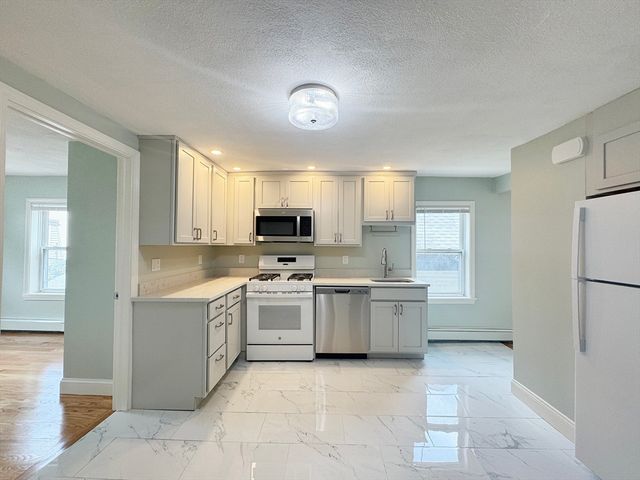 7 Sumner Pl 2, Boston, MA 02128