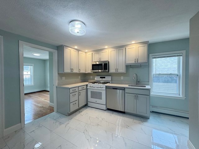 7 Sumner Pl 2, Boston, MA 02128