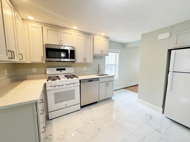 7 Sumner Pl 2, Boston, MA 02128