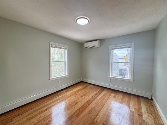 7 Sumner Pl 2, Boston, MA 02128