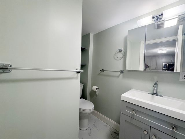 7 Sumner Pl 2, Boston, MA 02128