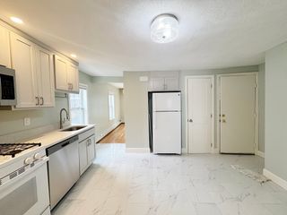 7 Sumner Pl 2, Boston, MA 02128