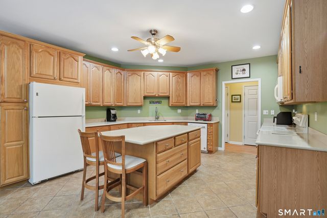 79 Suzie Drive 79, Newtown, CT 06470