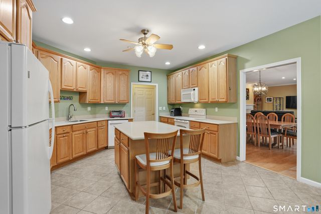 79 Suzie Drive 79, Newtown, CT 06470