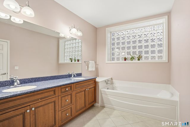 79 Suzie Drive 79, Newtown, CT 06470