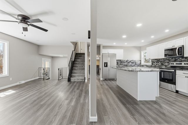 2614 E 28th Court, Davenport, IA 52803