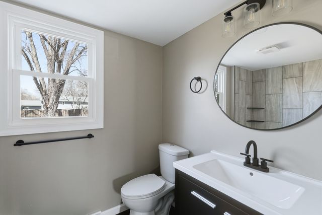 2614 E 28th Court, Davenport, IA 52803