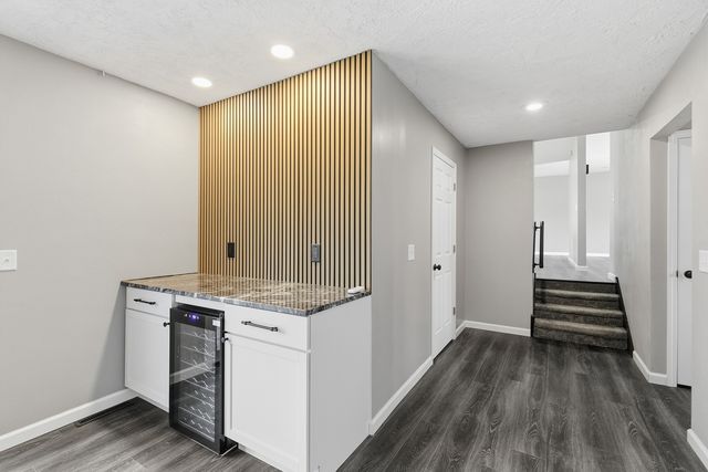 2614 E 28th Court, Davenport, IA 52803