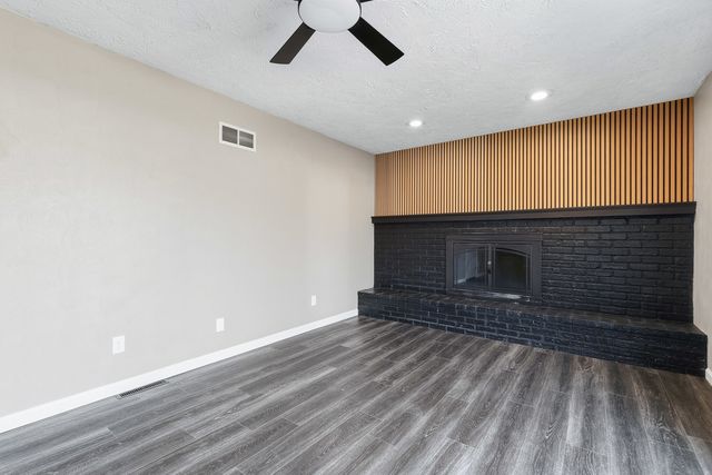 2614 E 28th Court, Davenport, IA 52803