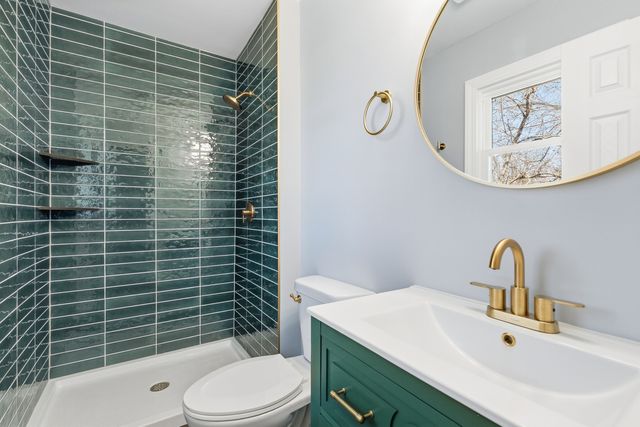 2614 E 28th Court, Davenport, IA 52803