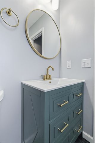 2614 E 28th Court, Davenport, IA 52803