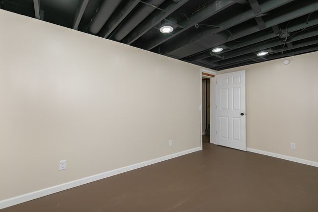 2614 E 28th Court, Davenport, IA 52803