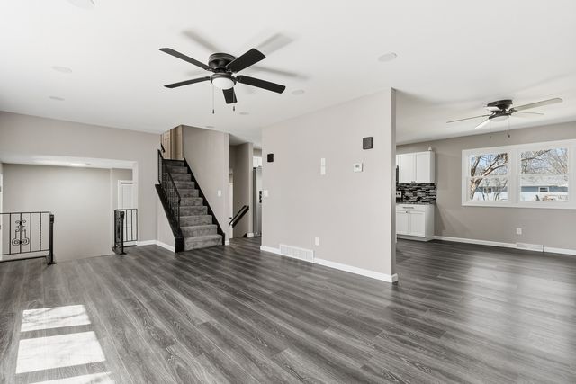 2614 E 28th Court, Davenport, IA 52803