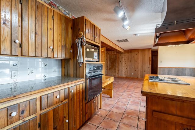 12244 CR 180, Tyler, TX 75703