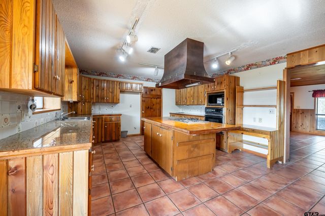 12244 CR 180, Tyler, TX 75703