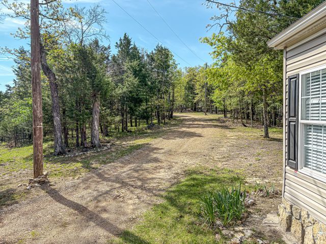 951 Marion County 8097, Yellville, AR 72687