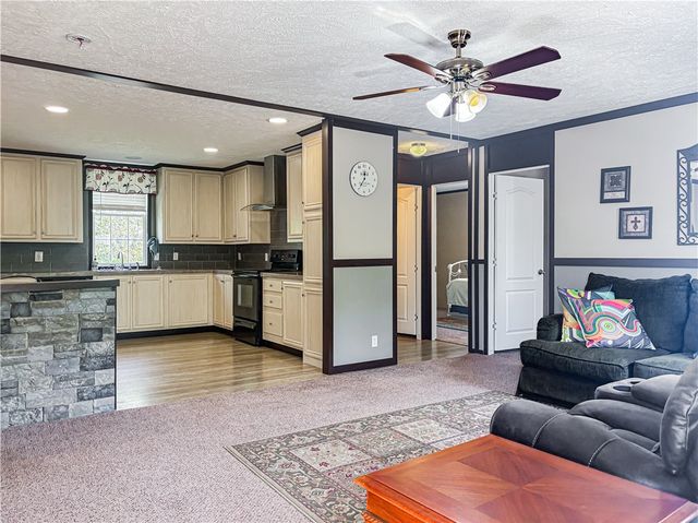 951 Marion County 8097, Yellville, AR 72687