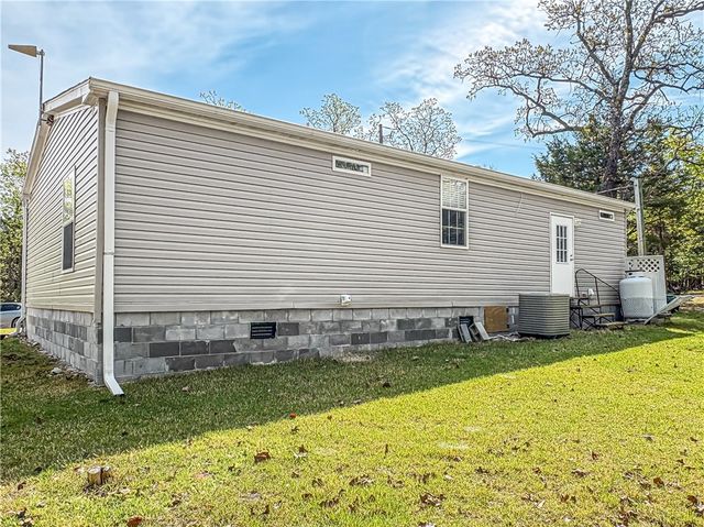 951 Marion County 8097, Yellville, AR 72687