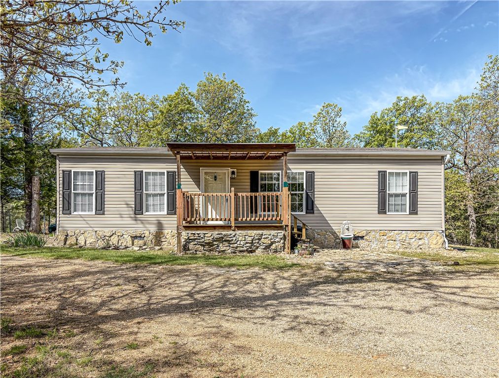 951 Marion County 8097, Yellville, AR 72687