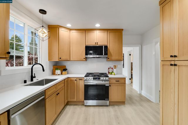 1604 Dwight Way, Berkeley, CA 94703