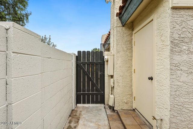 8004 N 32ND Drive 3, Phoenix, AZ 85051